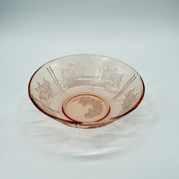 Federal Sharon/Cabbage Rose Pink Depression Glass Embossed Serving Bowl 8.5" - Picture 1 of 13